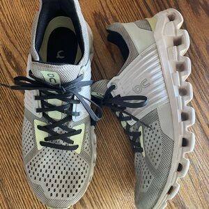 On Cloud Women’s 9 Running Shoe